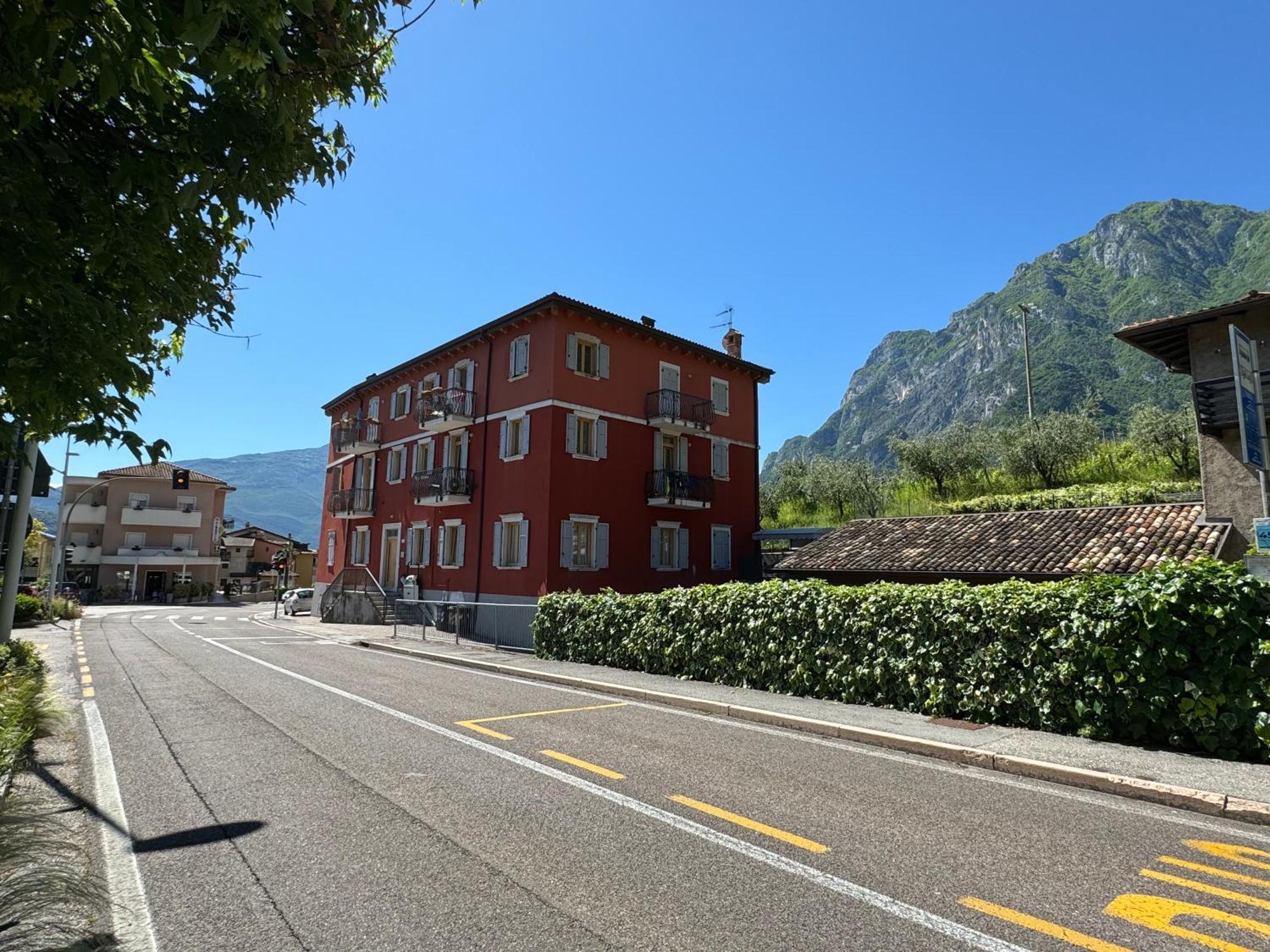 Das Rote Haus Riva del Garda Exterior photo